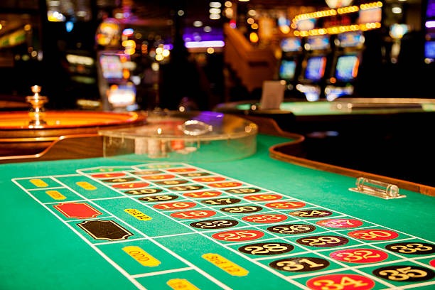 yowestogel link app showing live blackjack table and payment options